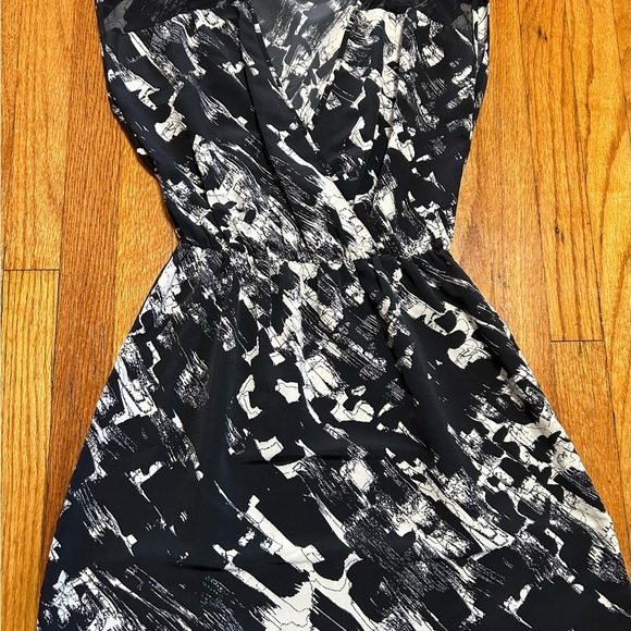 Petticoat Alley Abstract Print Deep V Neck Faux wrap with Lace neckline Dress S - Picture 2 of 6